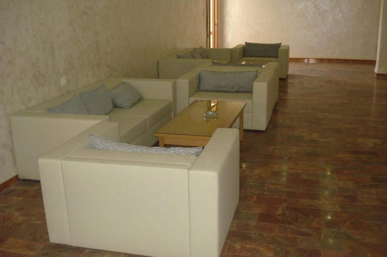 Takialt Hotel Адрар Екстериор снимка